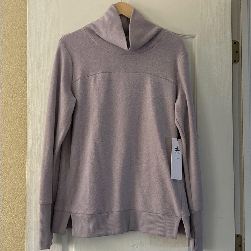 SUPER RARE!🦄 BNWT ALO Yoga Warmth Coverup M Lavender Dusk - Picture 2 of 8